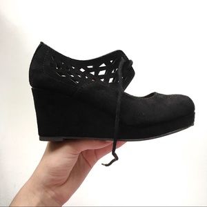 Girl’s Black Wedges SIZE 1